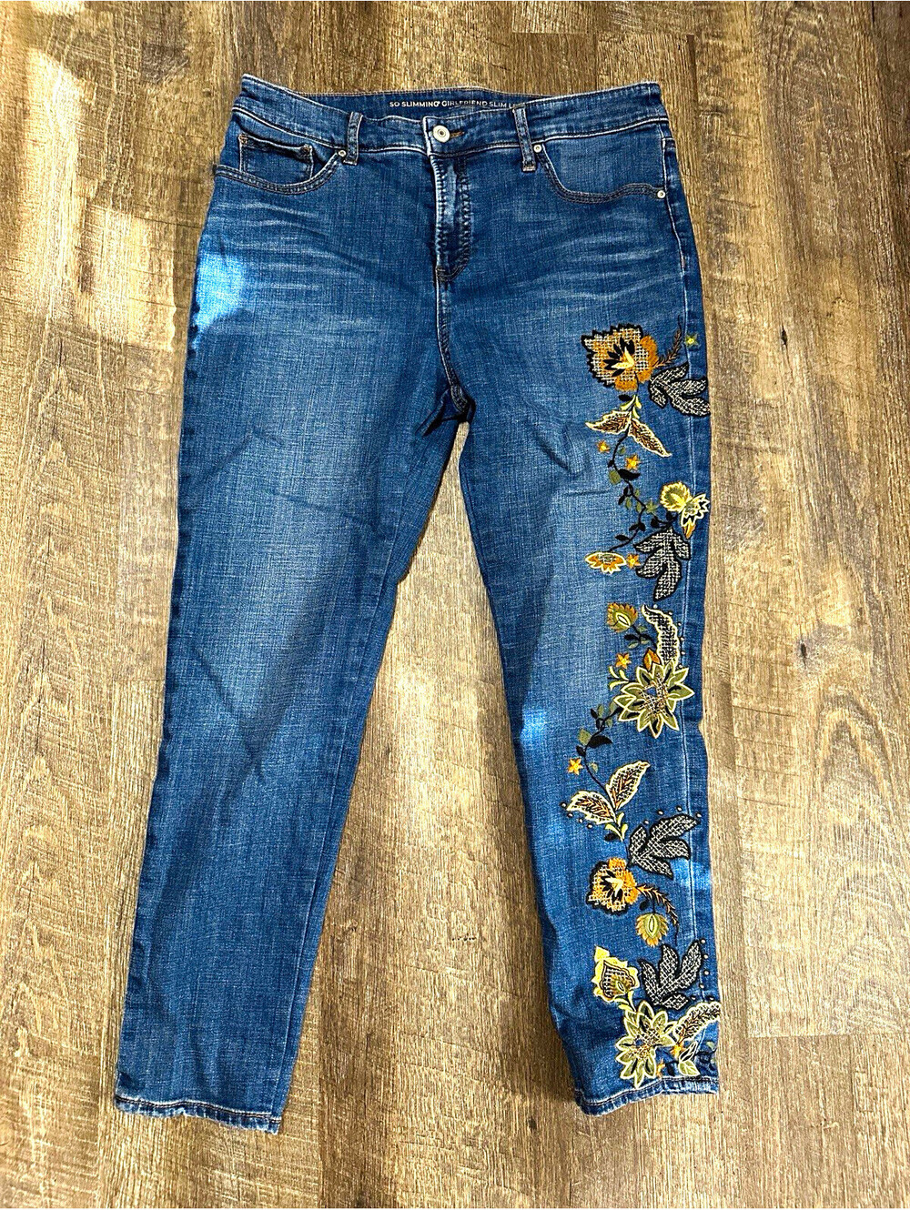 Chico's So Slimming Denim Floral Embroidered Ankle Jeans Stretch 5-Pocket Size 8